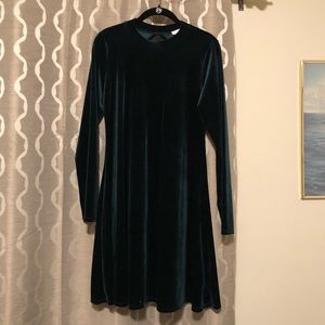 Long sleeve velvet dress